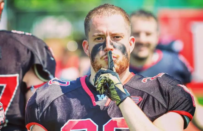 Why Football Players Wear Black Paint Under Their Eye - vrogue.co