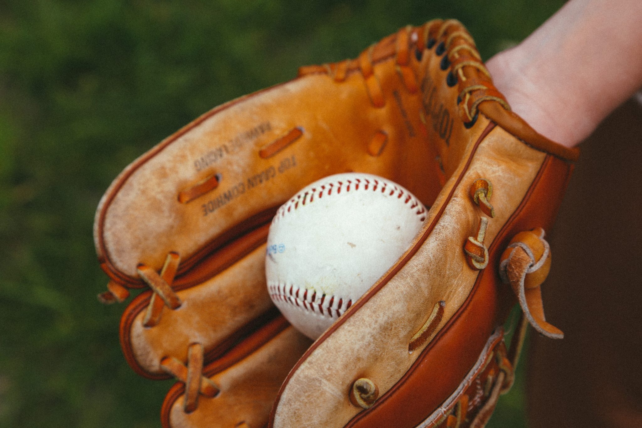 How Long Can A Baseball Glove Last